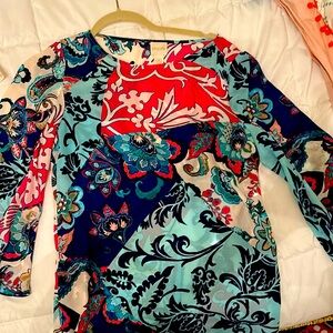Chicos size 00 flowy chiffon type blouse